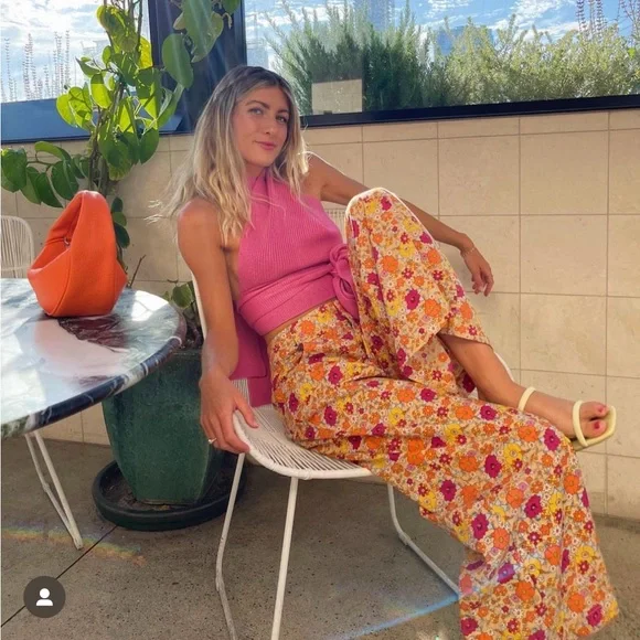 Free People Menorca Cropped Printed Pants in Tan Floral Combo - Picture 2 of 4